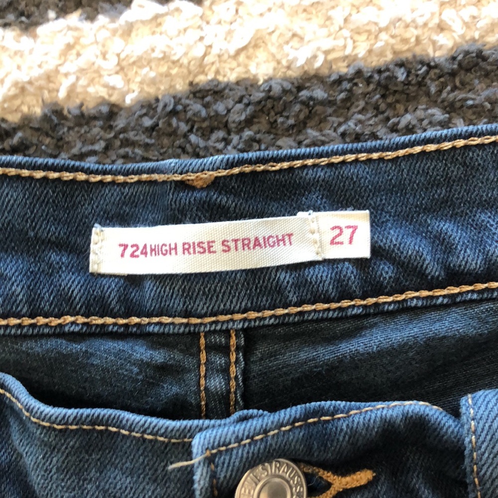 Very cute Levi’s cut off high rise straight jeans - Picture 3 of 4